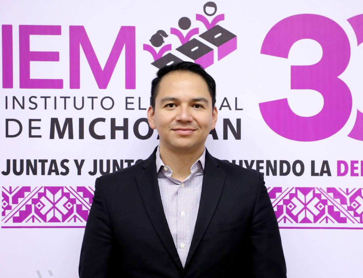 Mtro. Alberto Tapia Rios